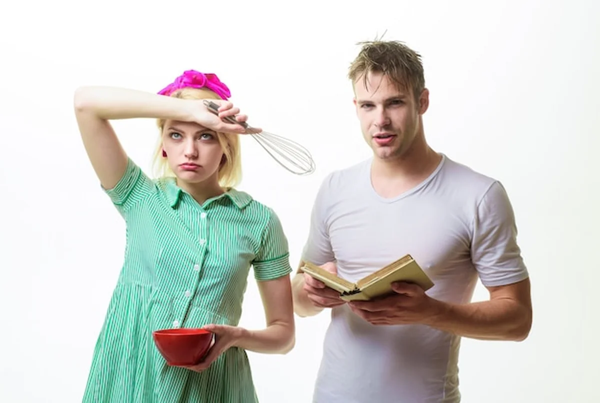 Rodzina spędza razem czas, kochająca się para domowa - mąż i żona