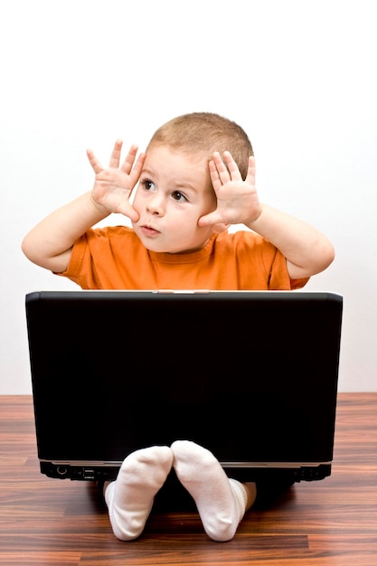 Nie wrzucaj zdjęć dzieci do internetu – dlaczego to ważne?