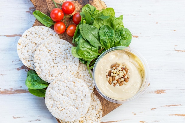 Smalec wegański ze skwarkami z wędzonego tofu – przepis